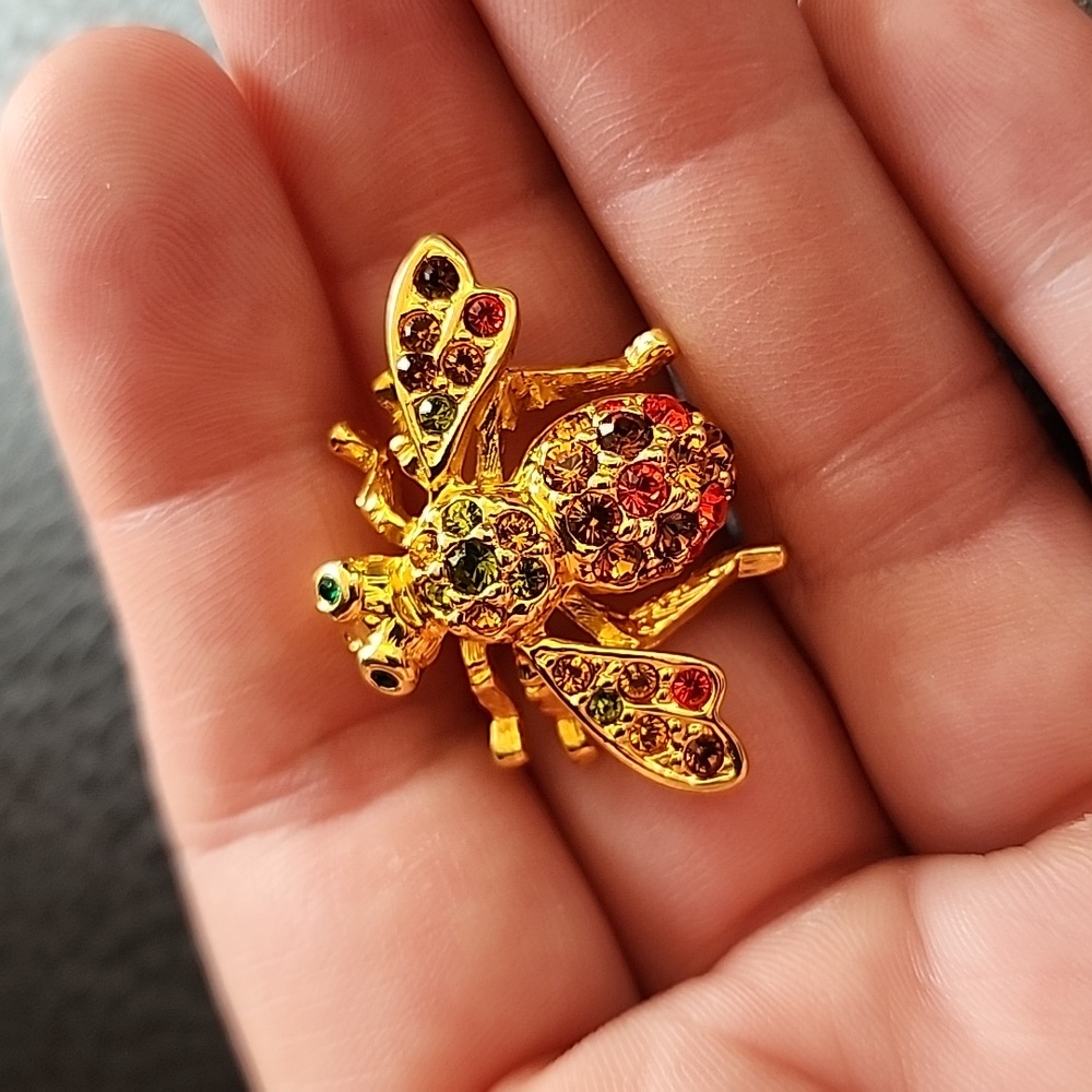 Bee brooch - Picture 3 of 8